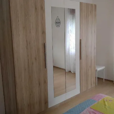 Apartmani Roberta Jurdani Exterior photo