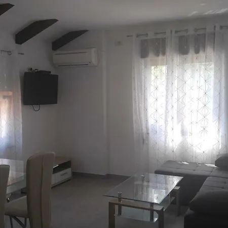 Apartmani Roberta Jurdani Exterior photo
